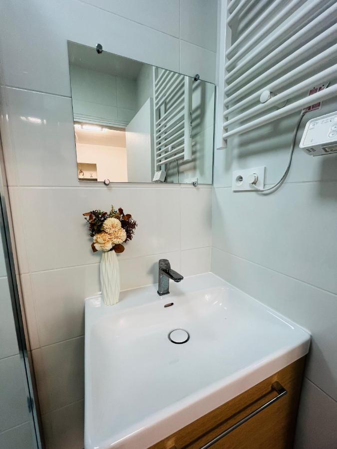 Dream Dwell Paris-two Bedrooms Apart Near Gare Du Nord Paris