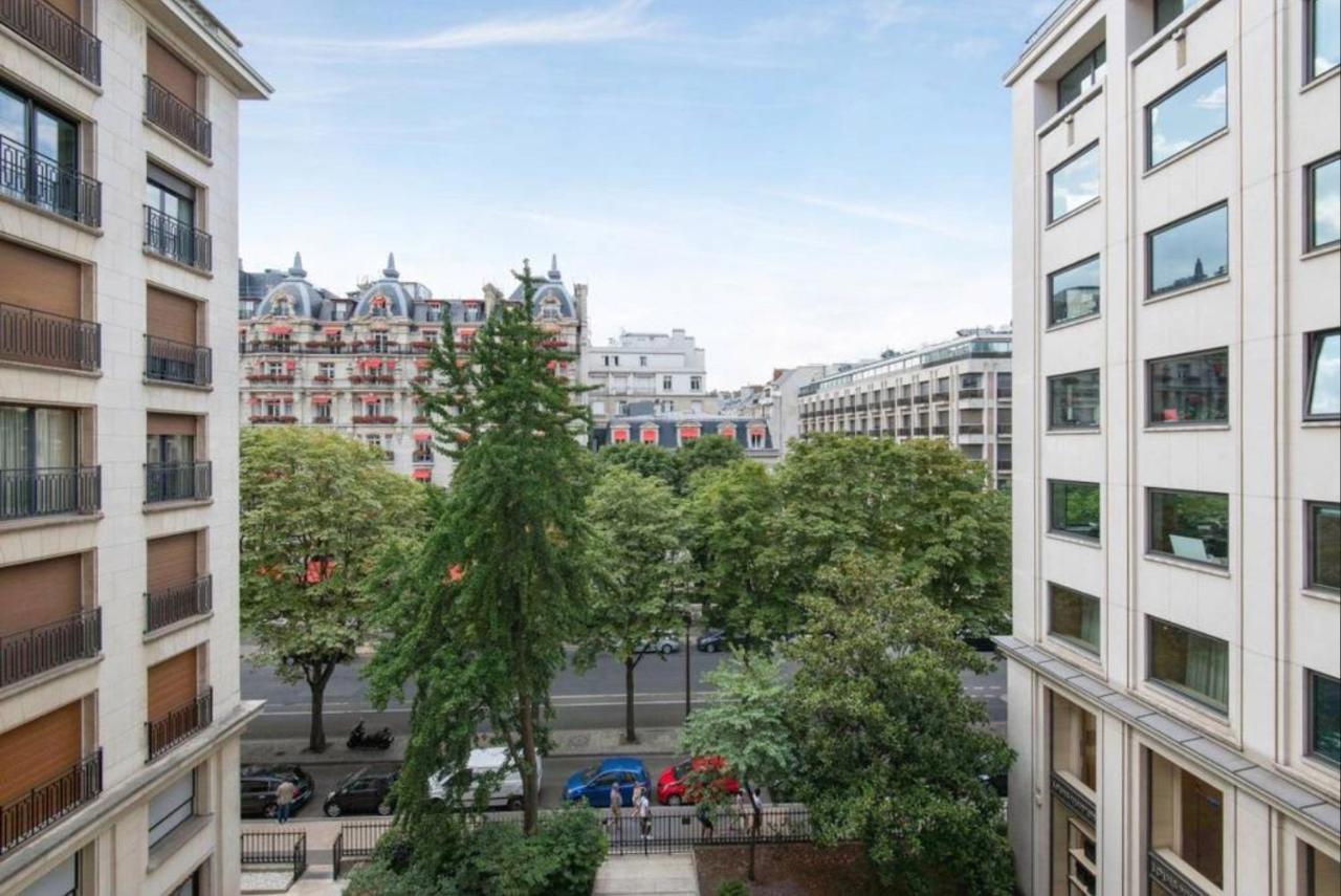 Apartment Avenue Montaigne Bienvenue Paris