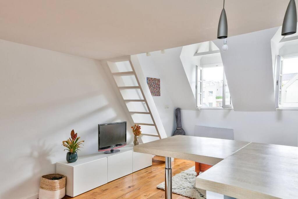 Magnifique Duplex Avec Vue Sur La Tour Eiffel * Paris