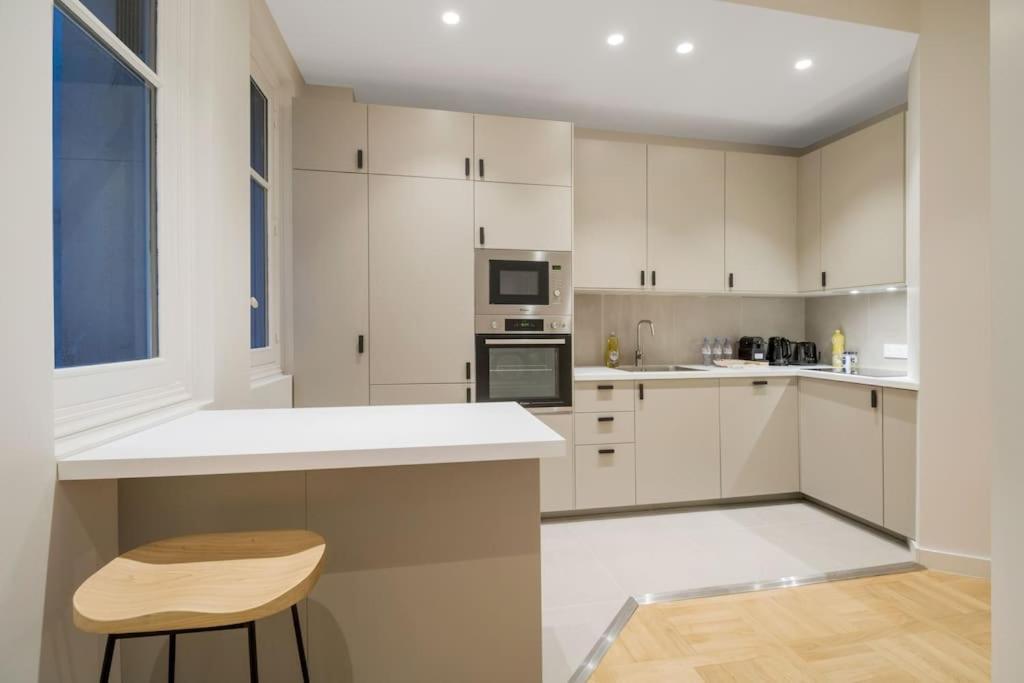 Apartment B.appart 6pers#2bedrooms#victorhugo#arcdetriomphe *