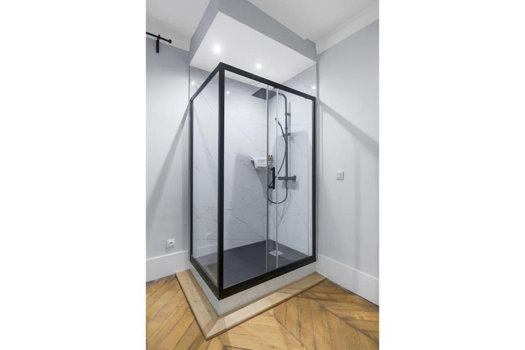 6pers #3 Bedrooms #2 Bathrooms#paris 17eme Apartment *