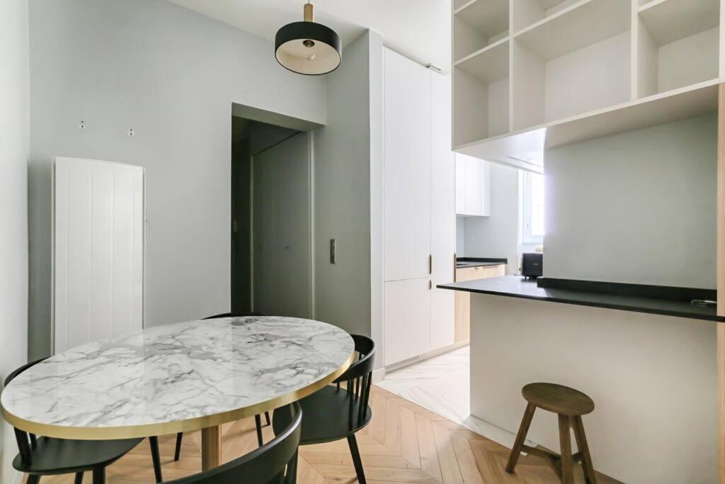 Champs Elysees Marbeuf Magnifique 4p Apartment *
