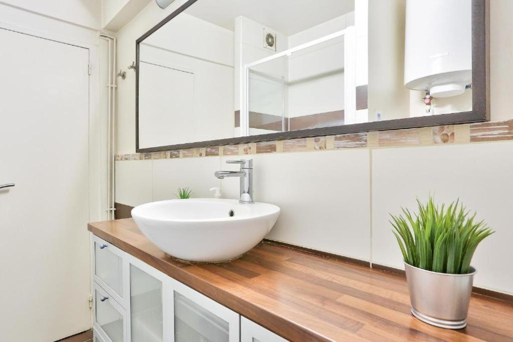 Apartment Bel Parisien Parc Montsouris Paris