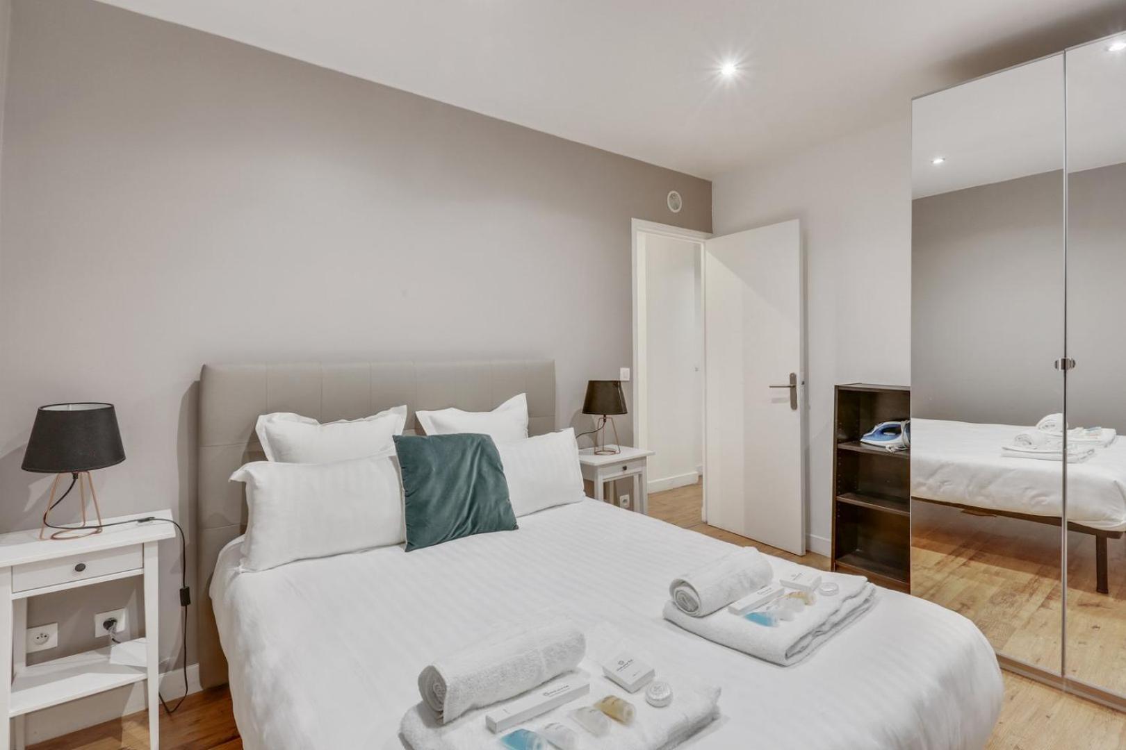 163 Carole - Superb In * Paris
