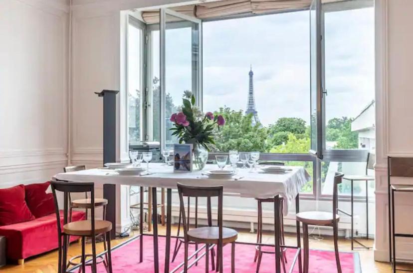 3 Bedroom Luxury Eiffel Tower View Paris