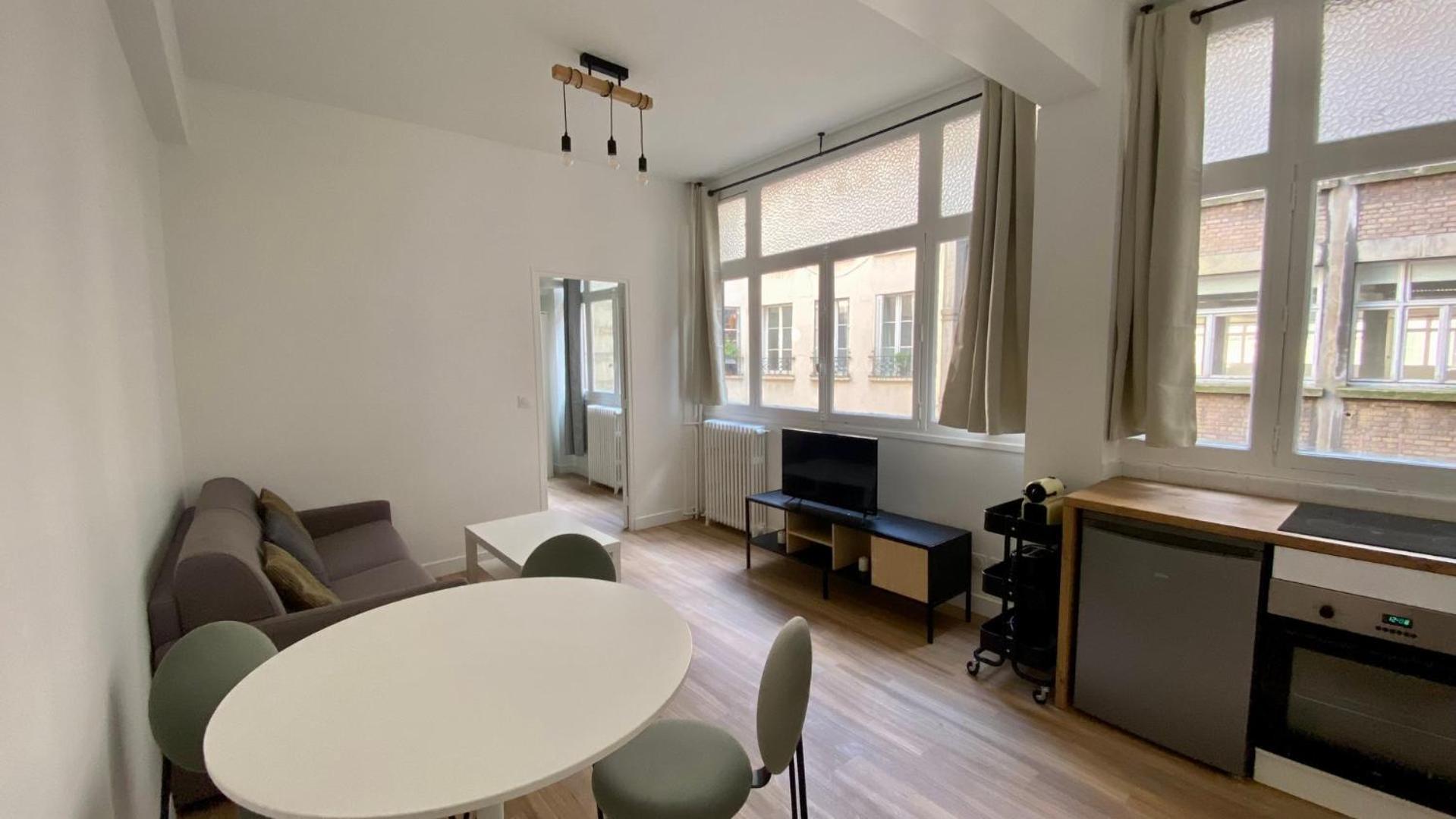 Proche Grands Boulevard 4p Apartment *