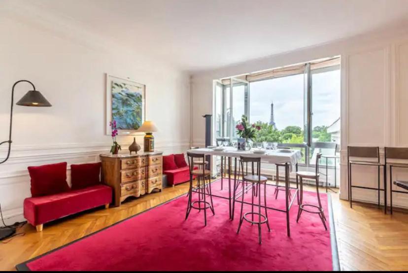 Apartment 3 Bedroom Luxury Eiffel Tower View