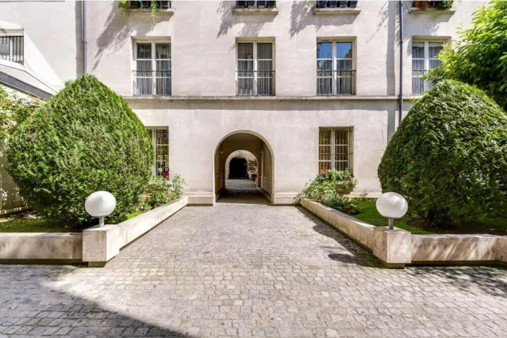 Modern And Eclectic 3bd Duplex In Le Marais! Appartement Paris
