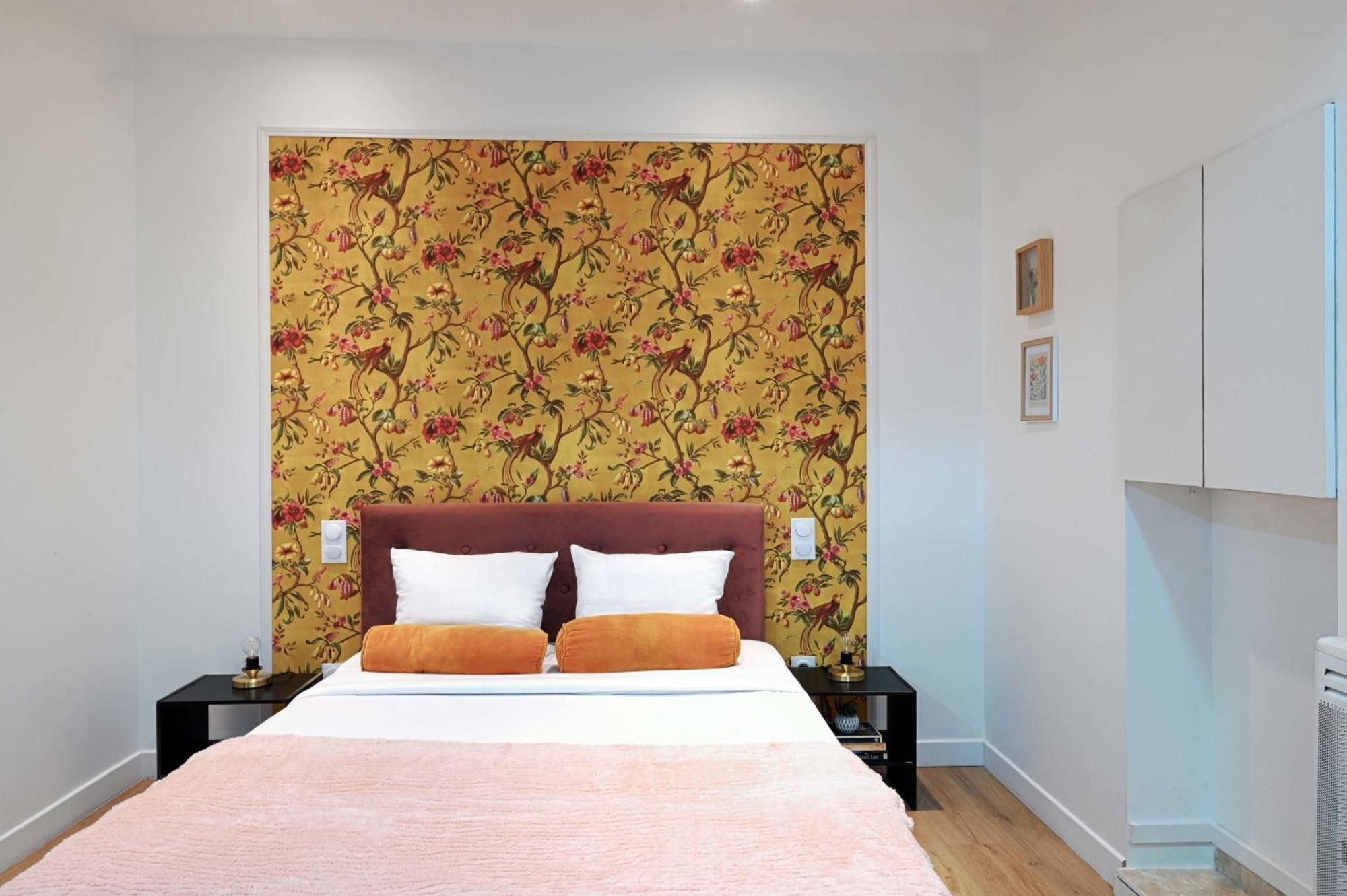 Apartment Modern Renovated Studio With A Touch Of Gilded Glamour Central *