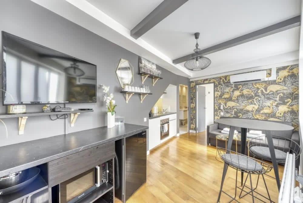 Montmartre Cozy And Bright 1bd With Terrace Paris