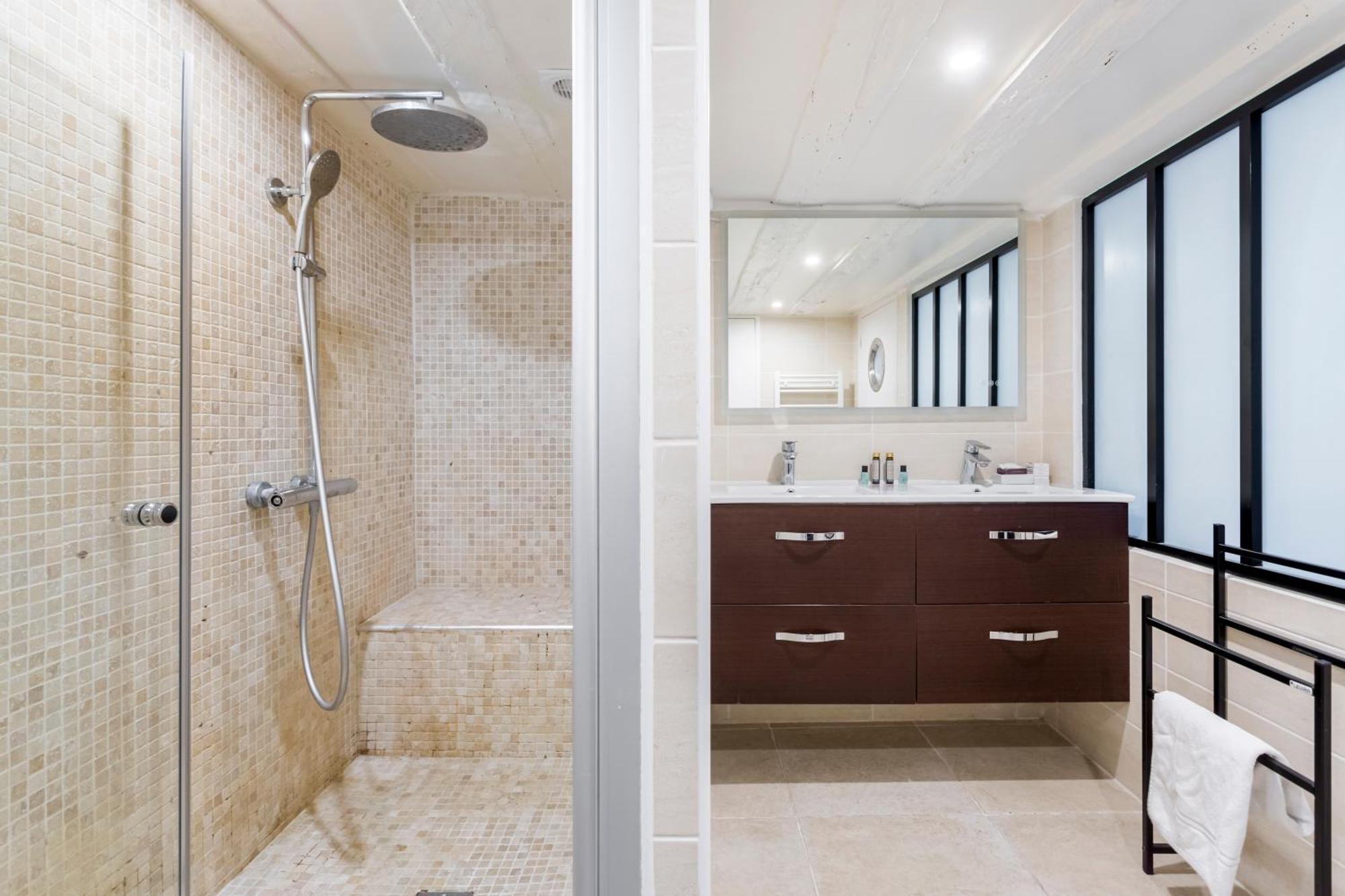 Apartment Rivoli Vieille Du Temple With Ac