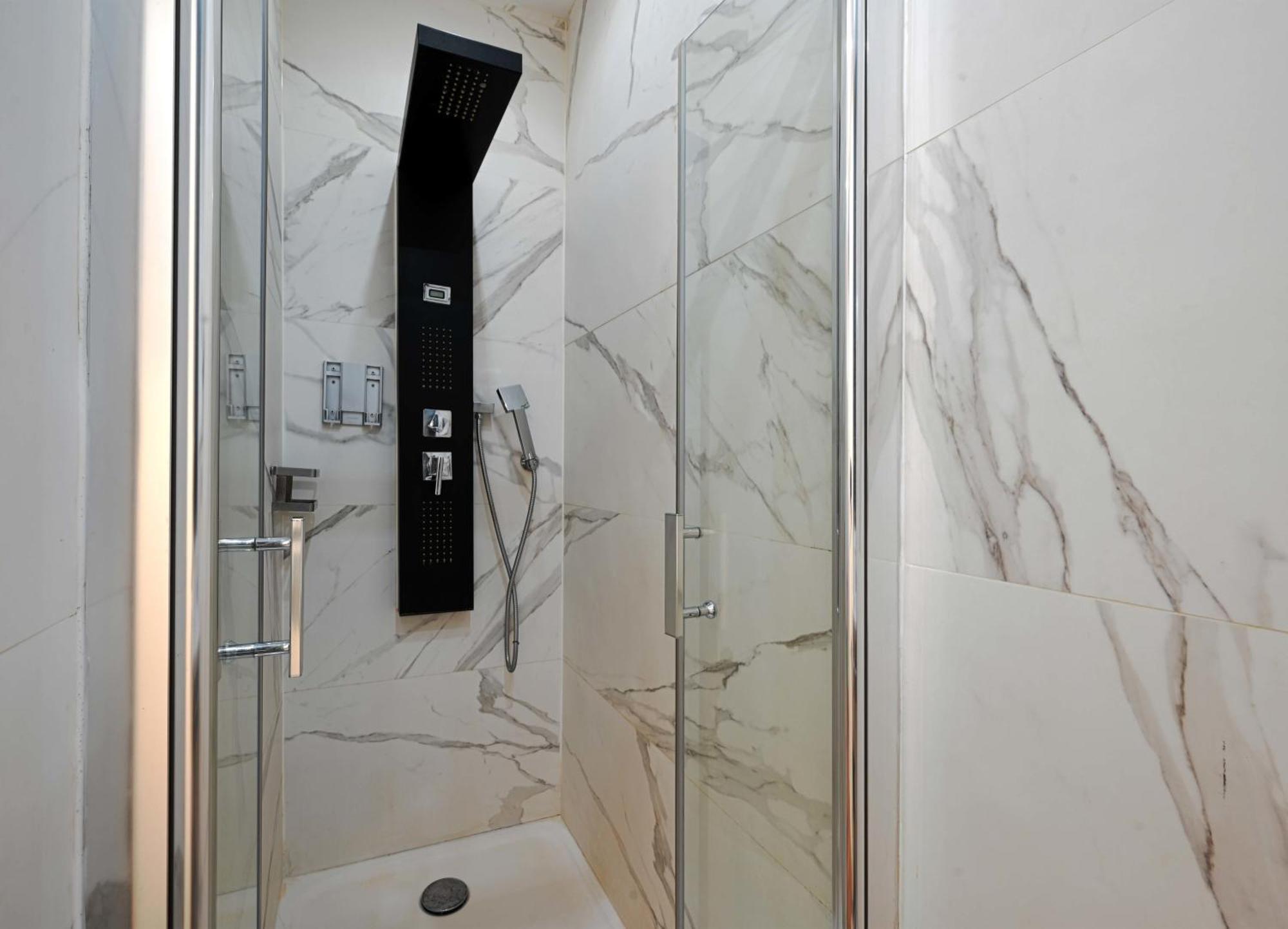 Fabulous Comfortable Studio With Updated Finishes And Design Next To Champ De Mars Appartement Paris