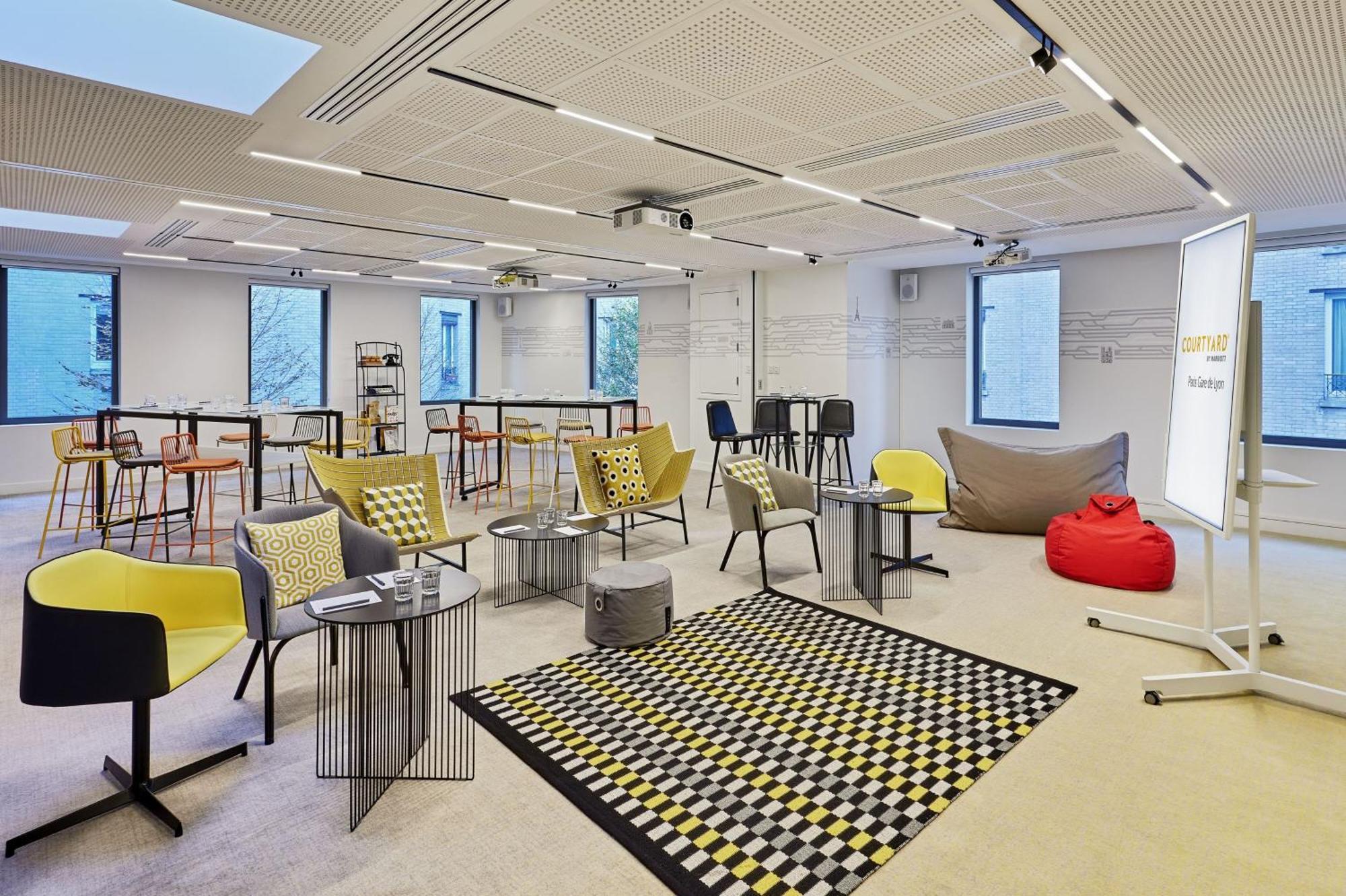 Courtyard By Marriott Gare De Lyon 4*
