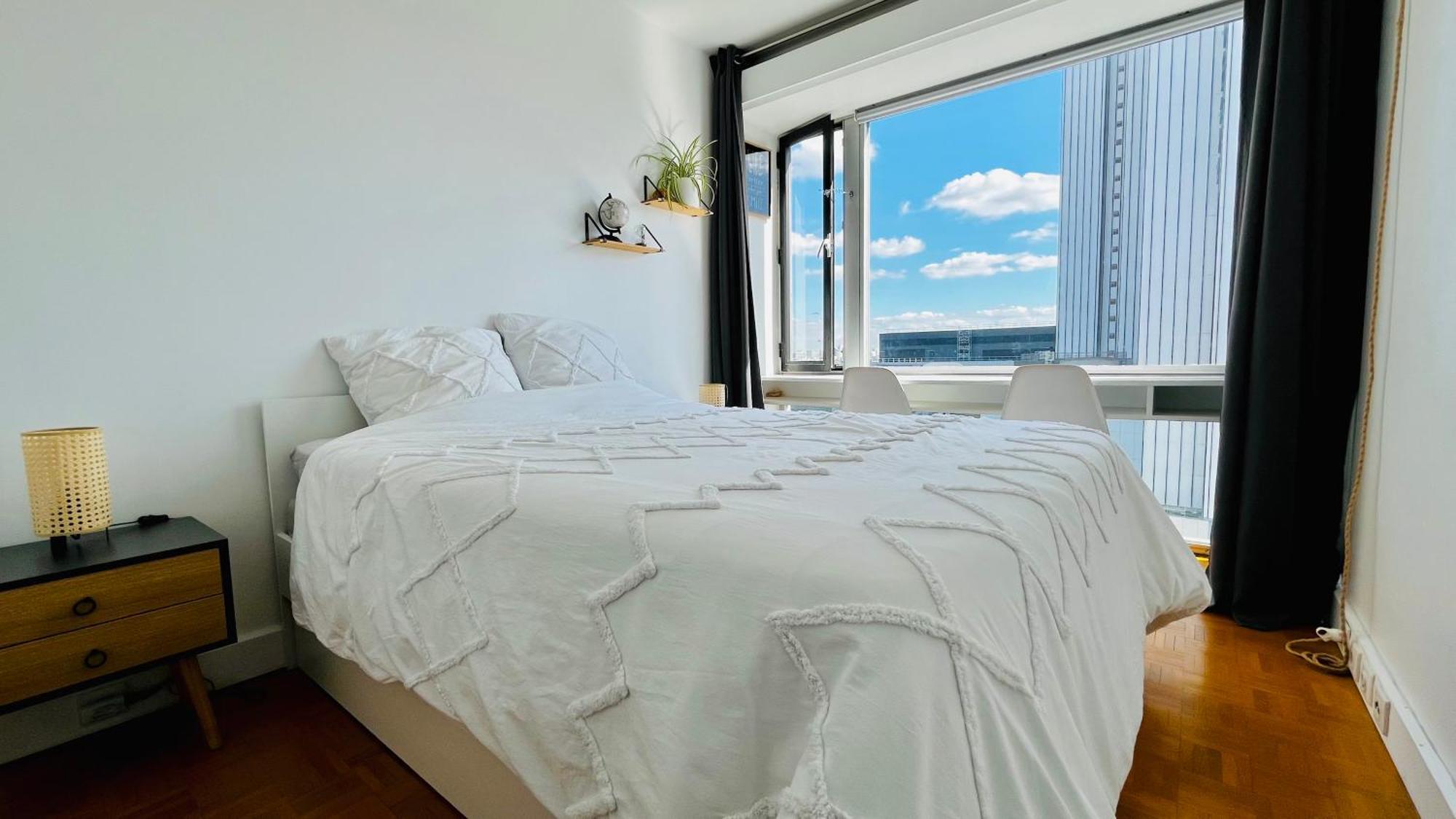 2 Private Bedrooms, Montparnasse Station Homestay Paris