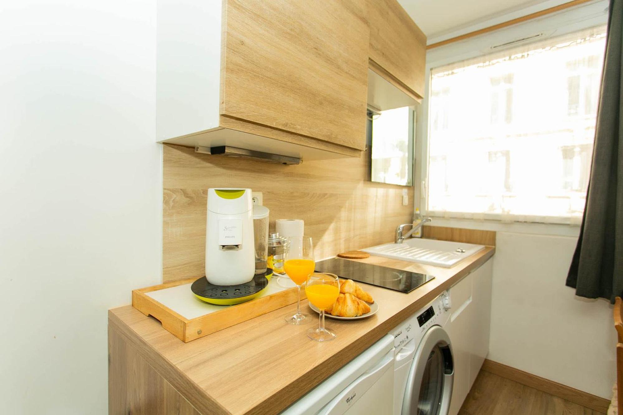 Champs Elysees & Arc De Triomphe - Studio - Cityapartmentstay * Paris