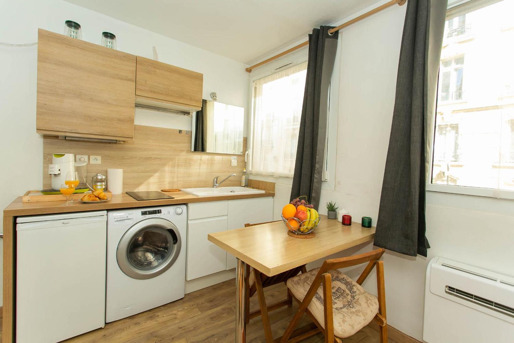 Apartment Champs Elysees & Arc De Triomphe - Studio - Cityapartmentstay