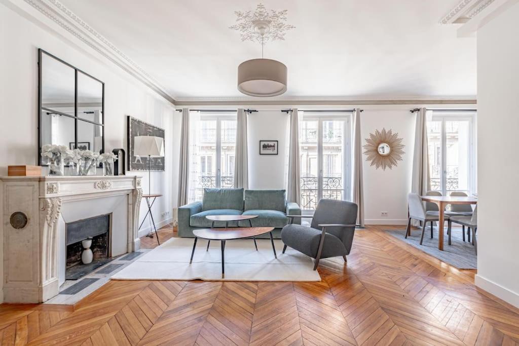 Apartment Stylish Flat 2 Bedr By Champs Elysees Paris