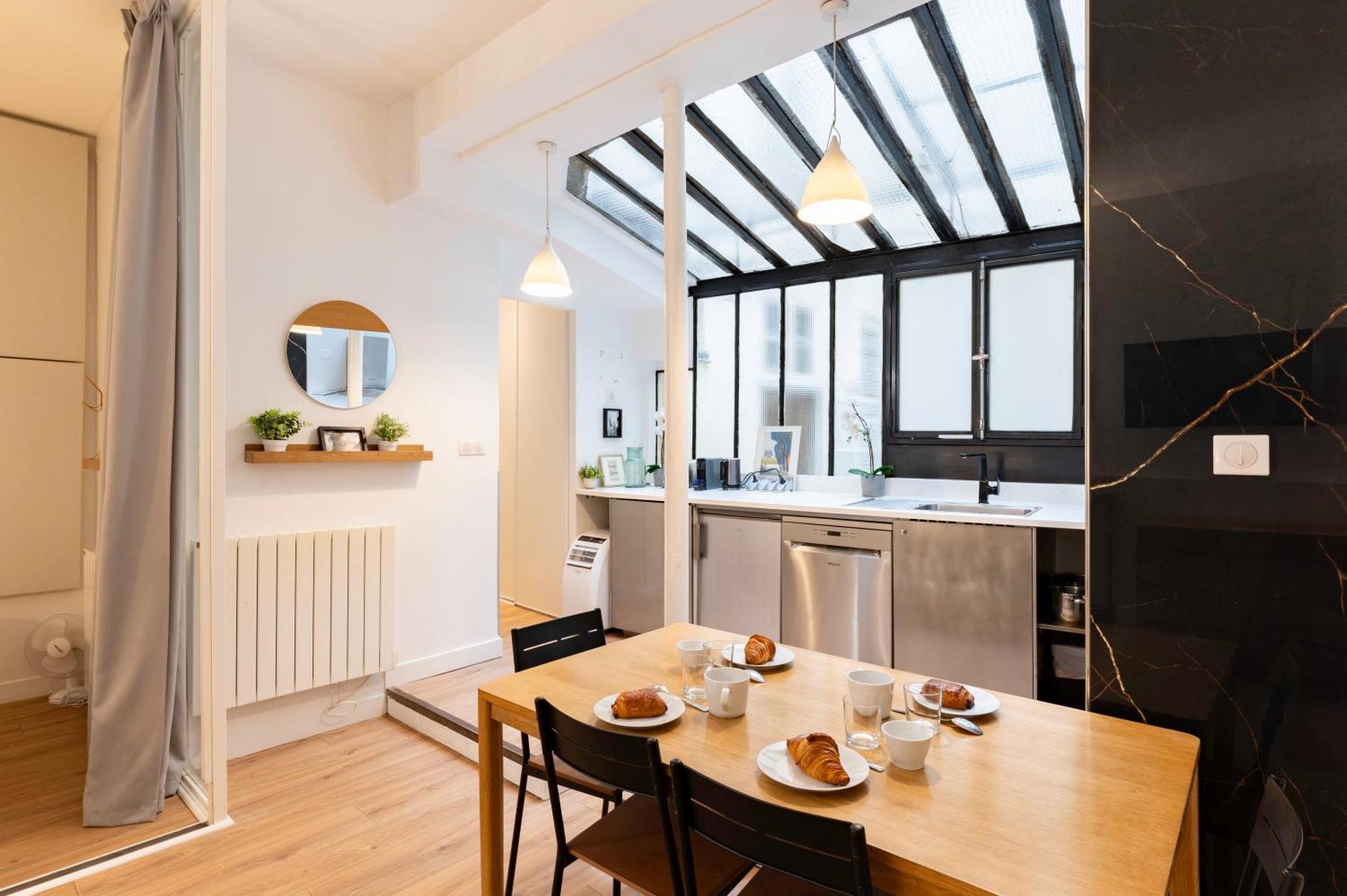 Apartment St Germain Sartre Chicsuites Paris