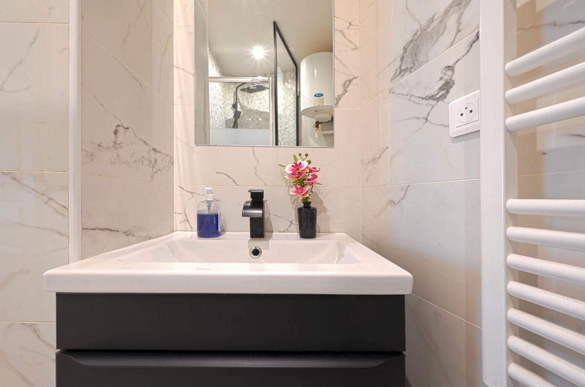 Superbe De 2 Pieces Appartement Paris