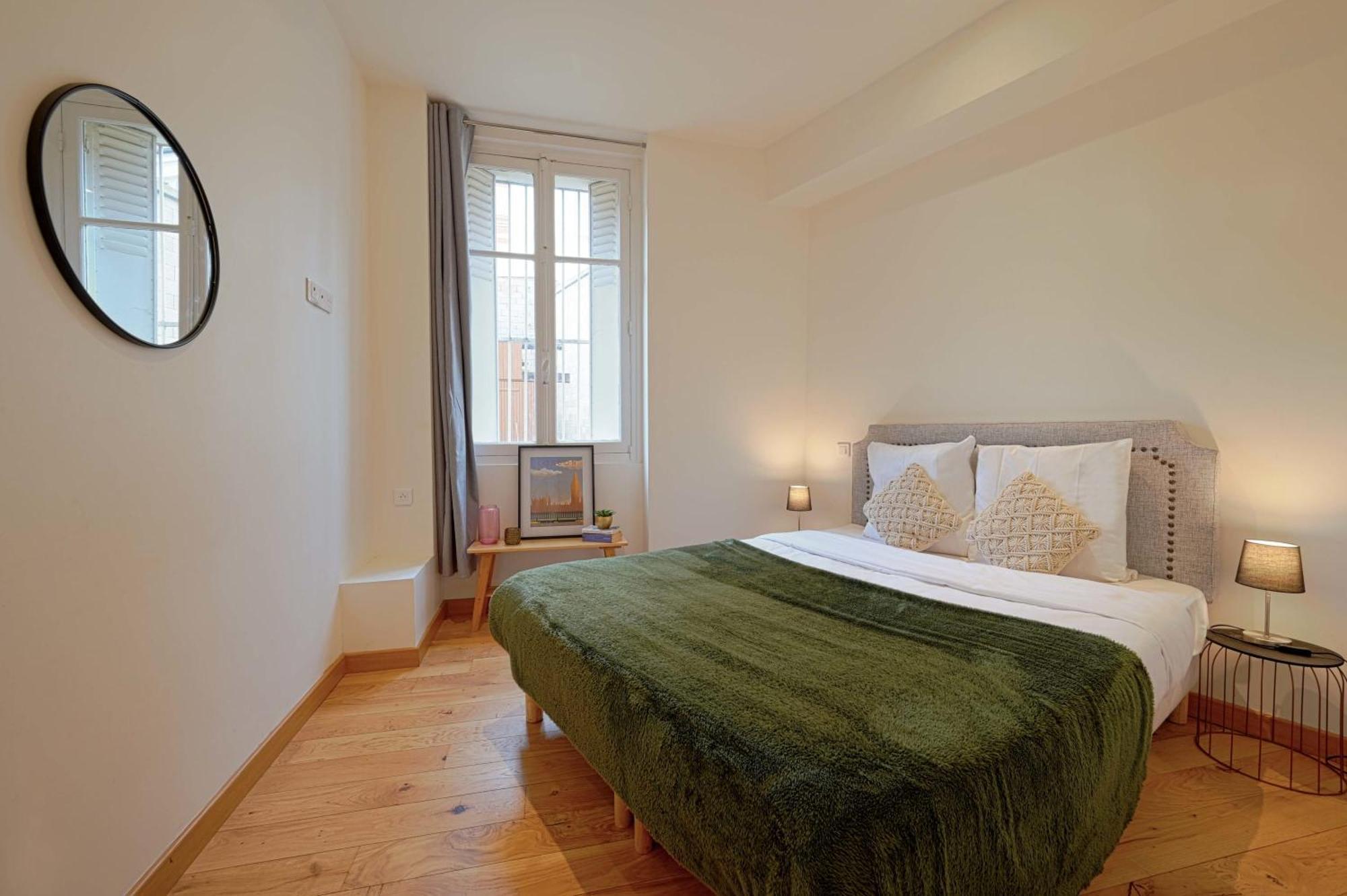 Superbe De 2 Pieces Appartement