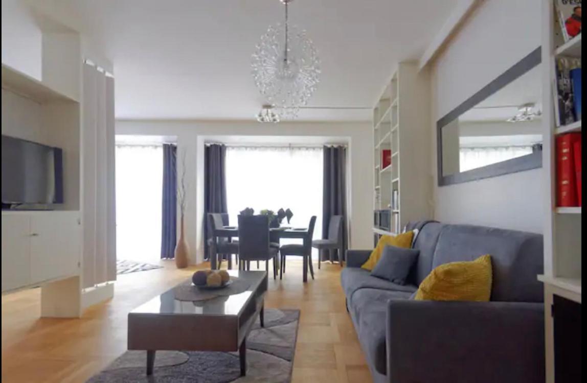 16 -near Champs-elysees 75m2 Apartment *