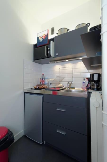 16 -near Champs-elysees 75m2 Apartment