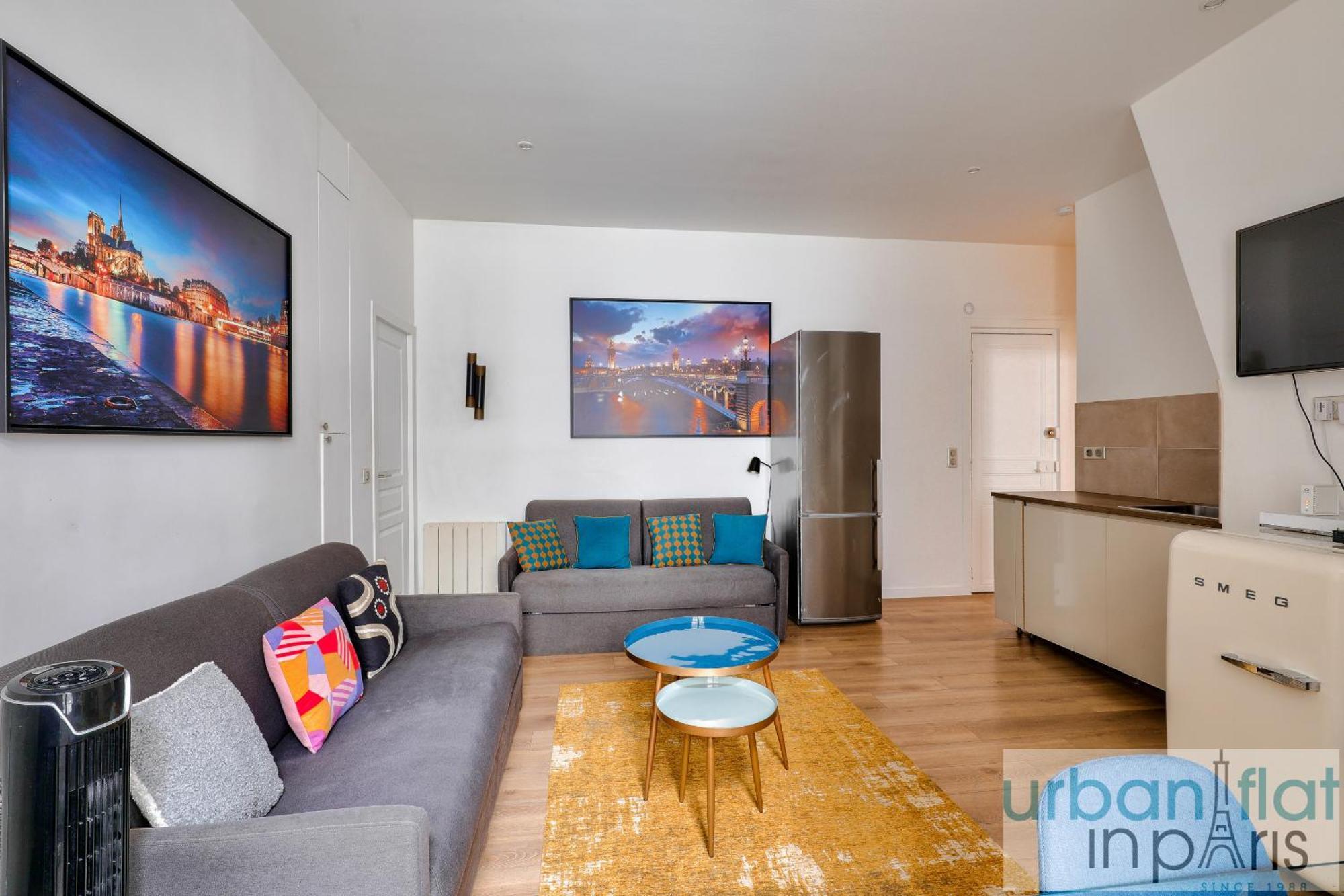 Apartment 62 - Beautiful Triangle D- 100m From Champs-elysees