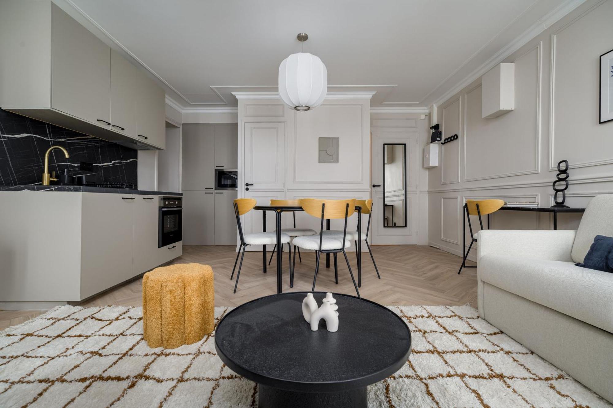 Apartment Poetic - Saint Lazare