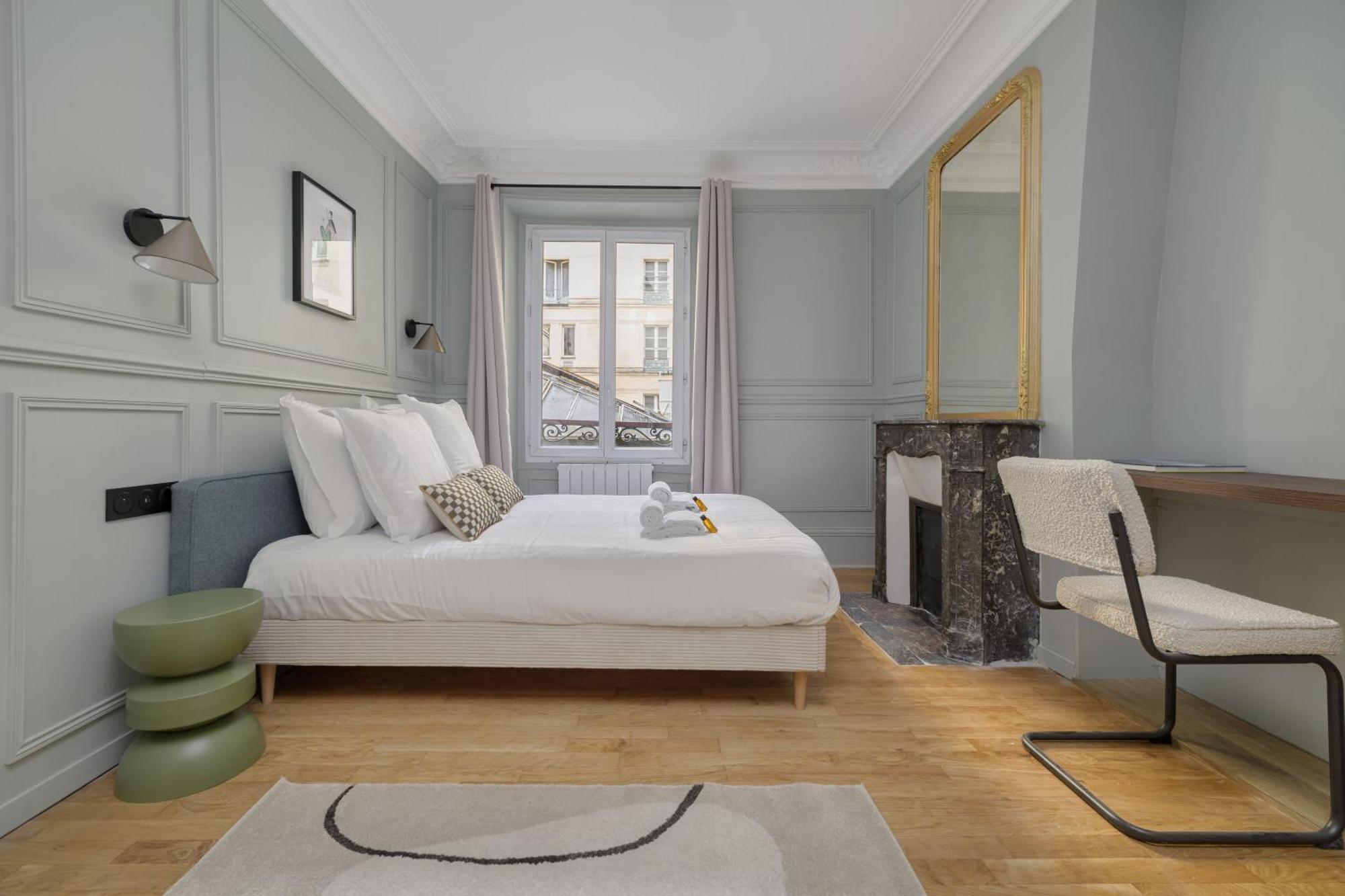 Poetic - Saint Lazare Apartment Paris