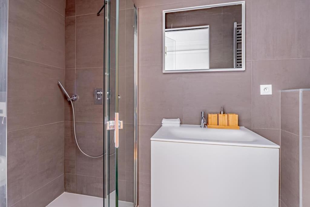 Stylish Flat 2 Bedr By Champs Elysees Apartment *