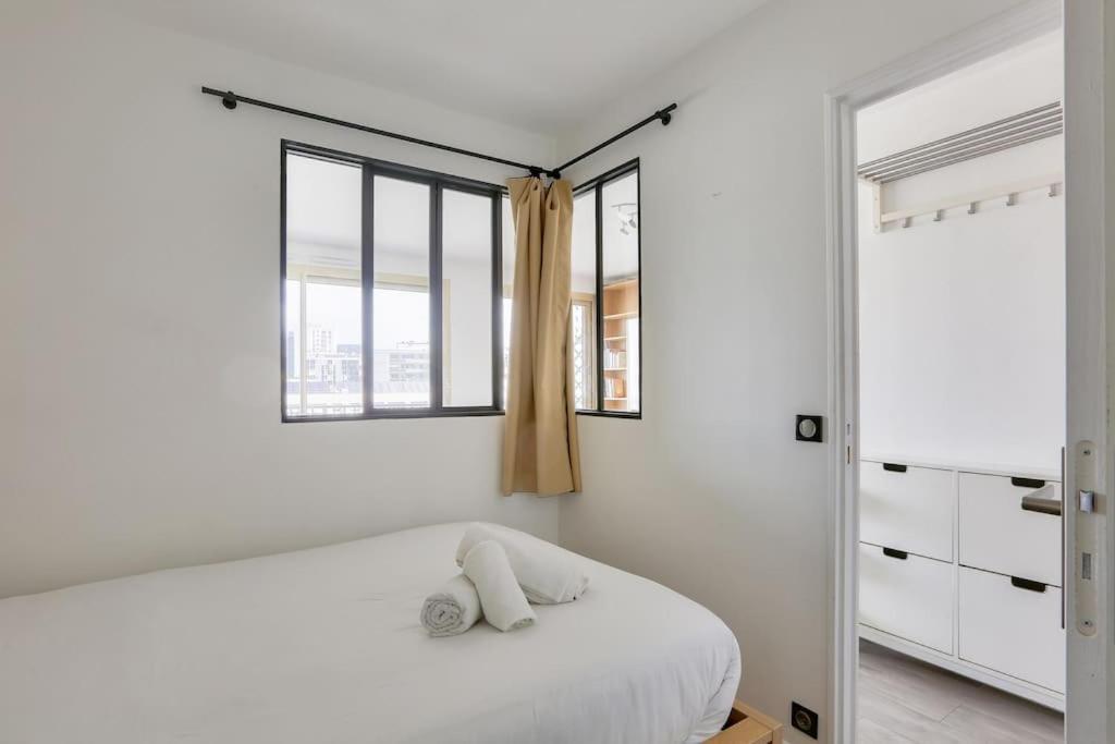 Apartment Avec Balcon Et Parking A 1min Du Metro Paris