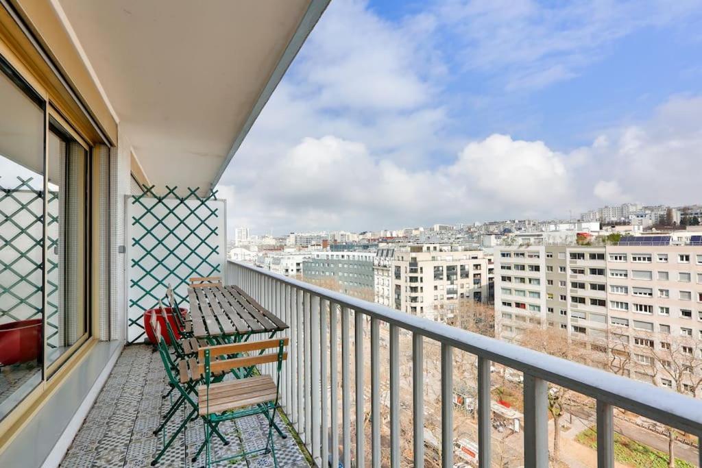 Apartment Avec Balcon Et Parking A 1min Du Metro Paris