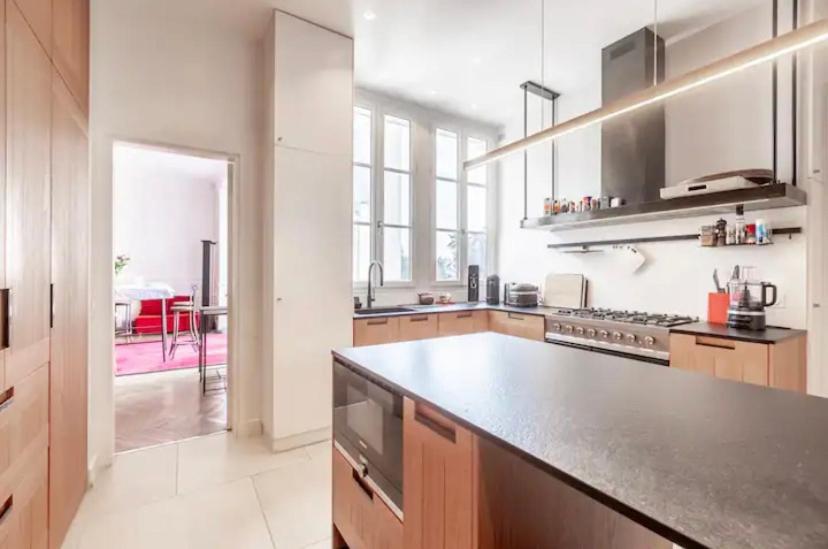 Apartment 3 Bedroom Luxury Eiffel Tower View