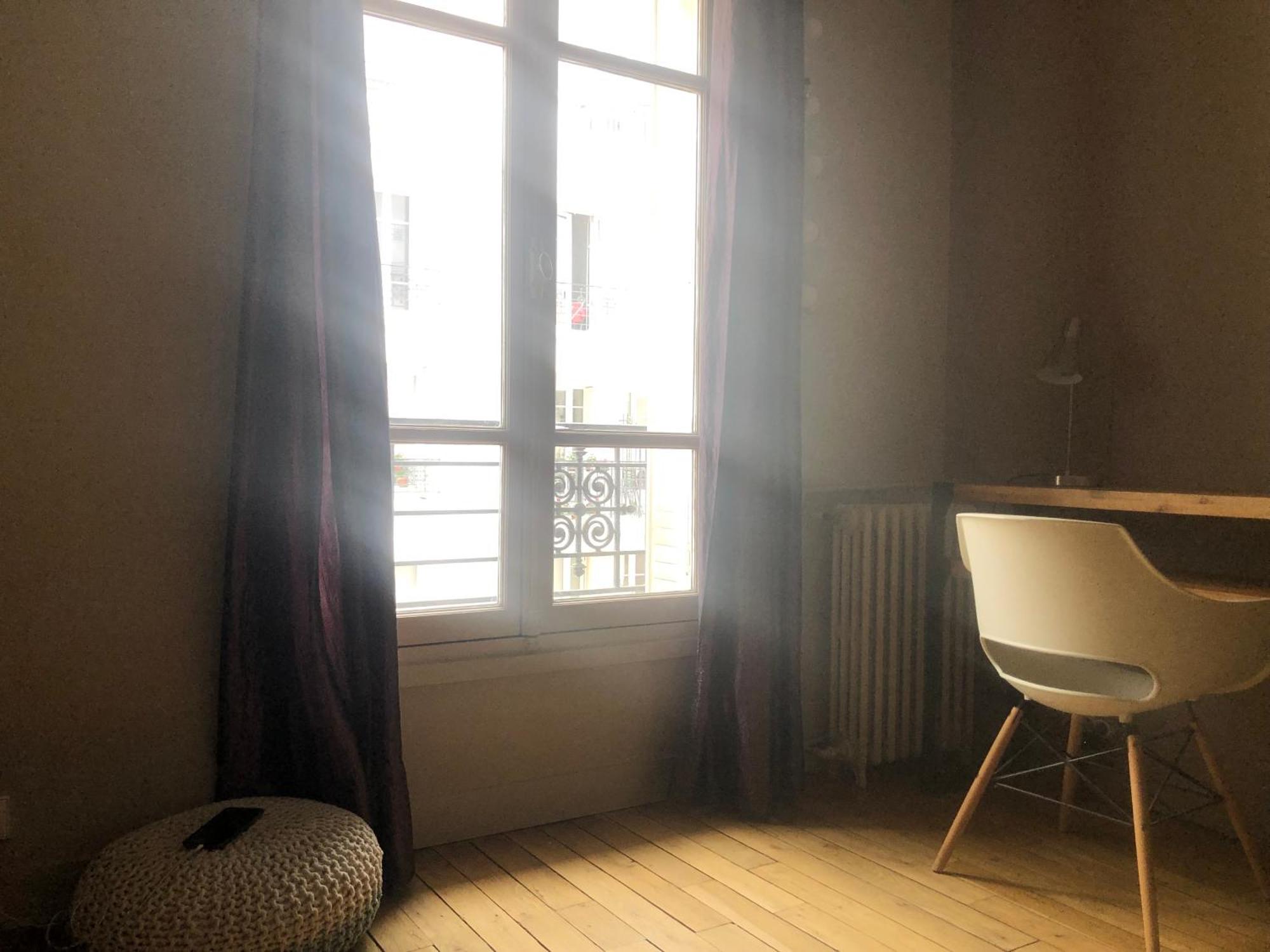 Avec Balcon Dans Calme Avec Gardien - Appartement