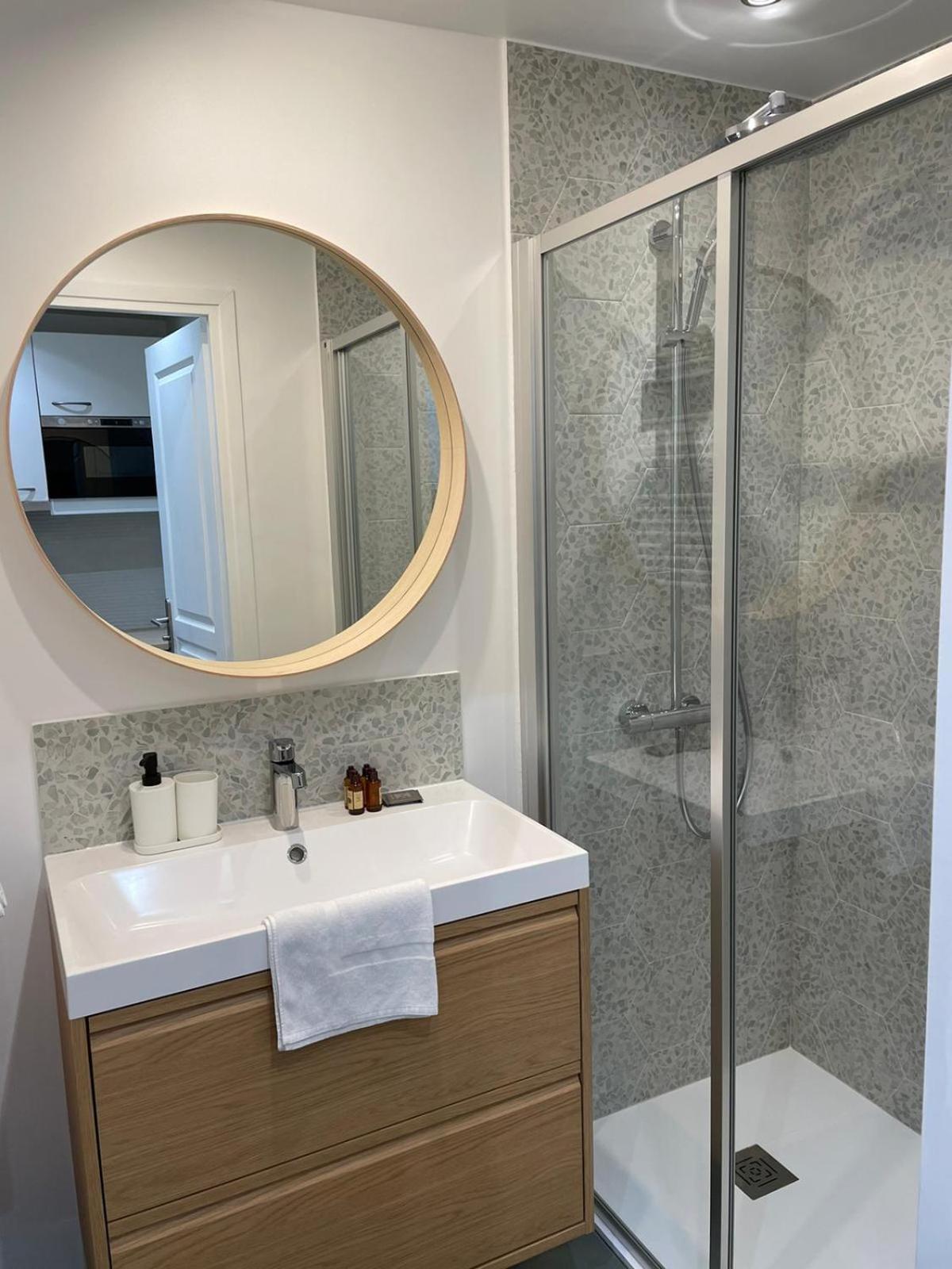 Apartment 4p Calme/full Equipped/charonne/perelachese Paris