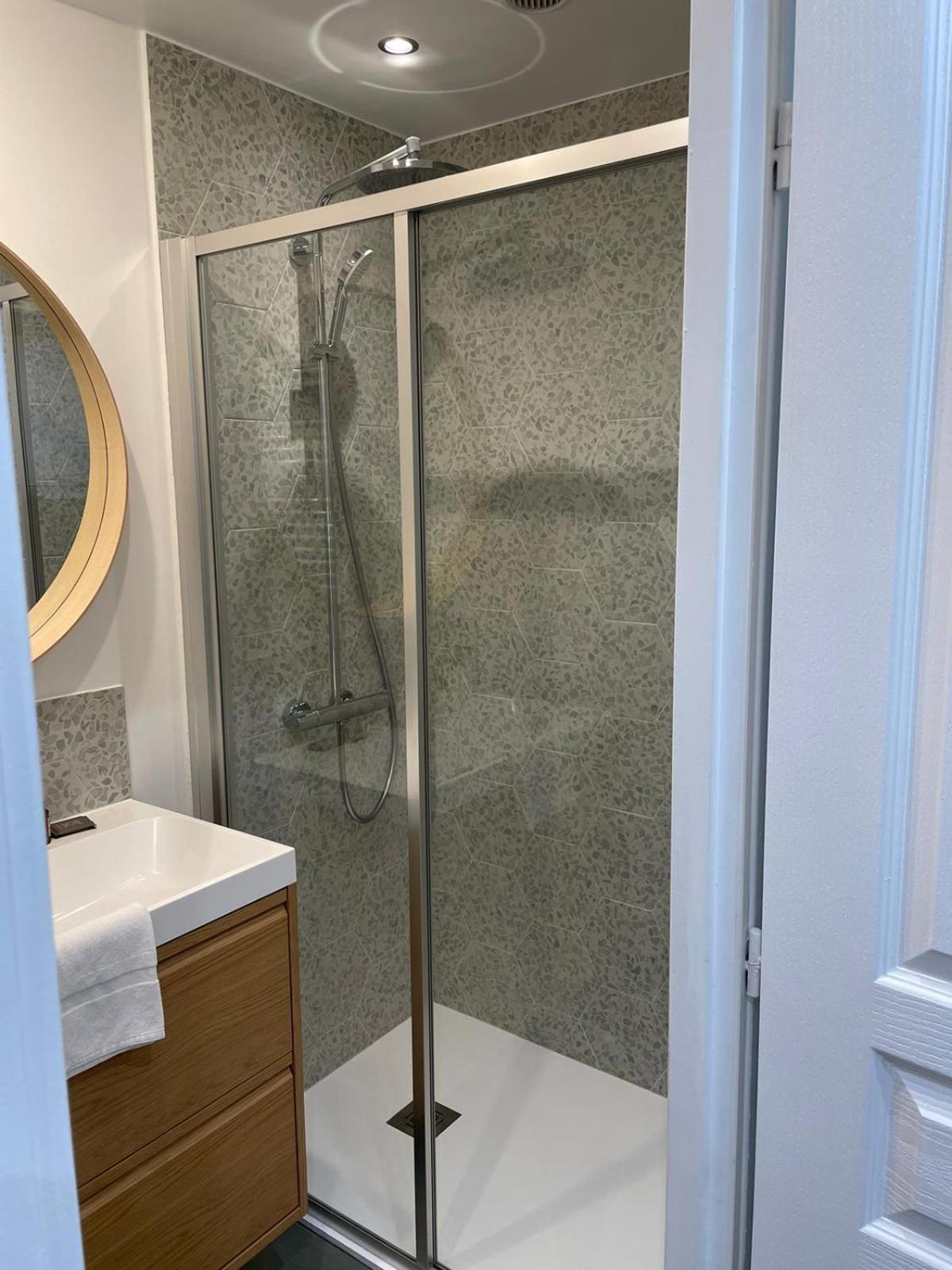 Apartment 4p Calme/full Equipped/charonne/perelachese Paris