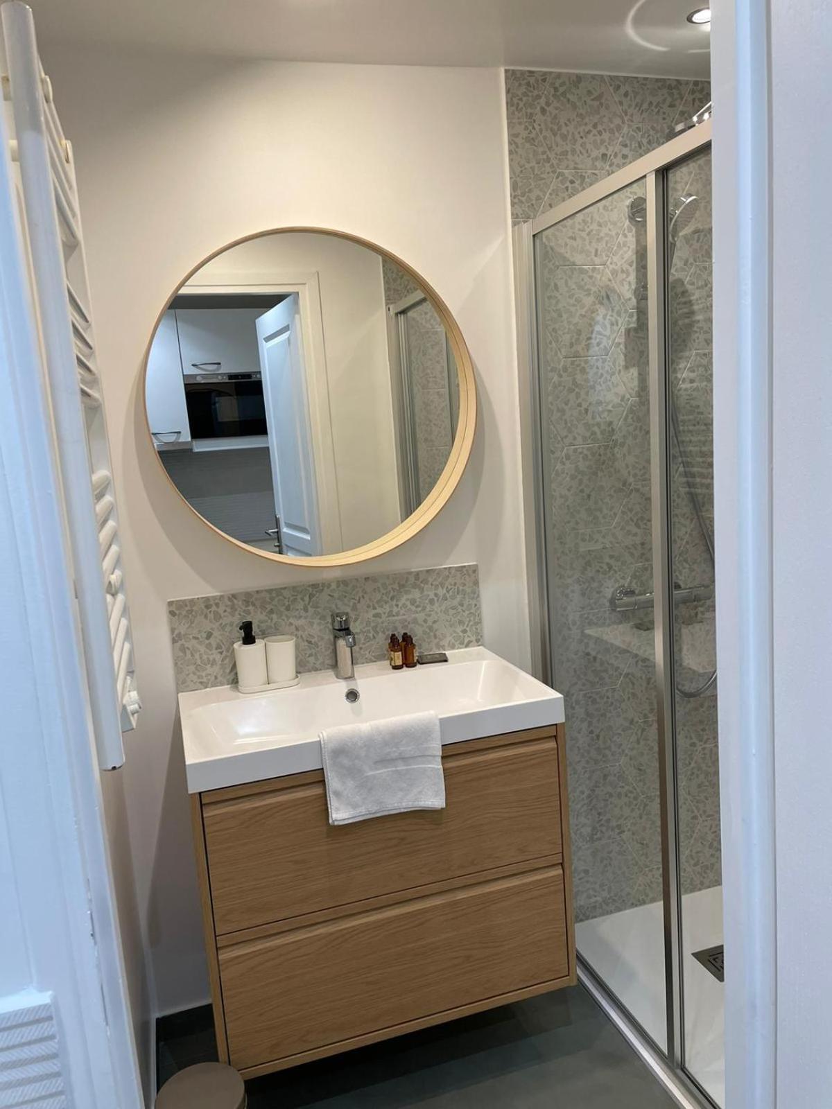 Apartment 4p Calme/full Equipped/charonne/perelachese Paris