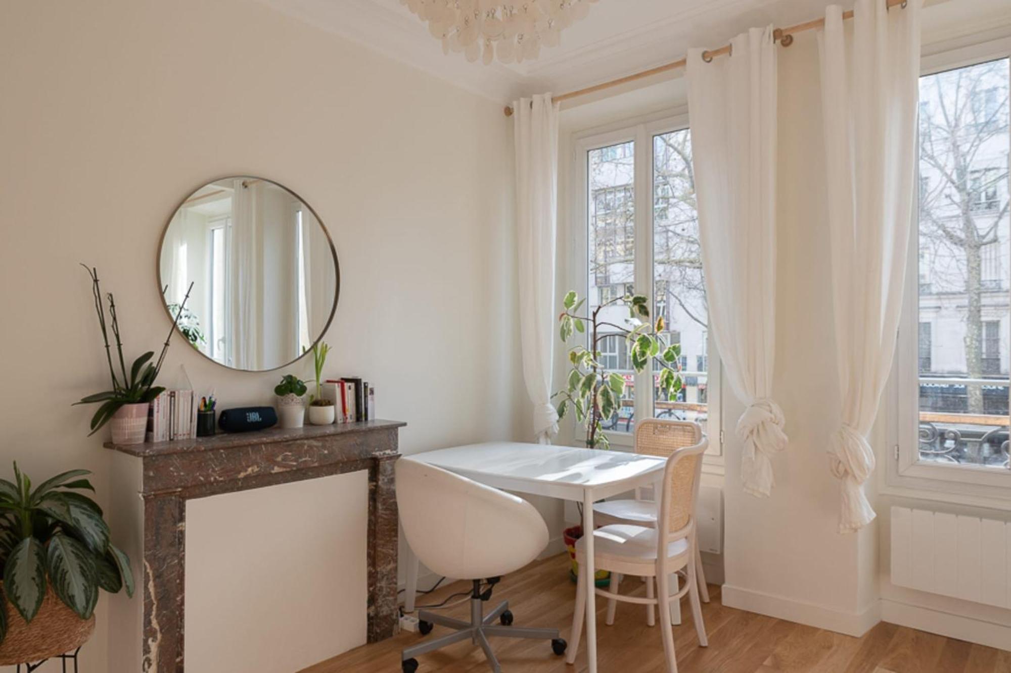 Luxury Cocoon In 11th Apartment Paris