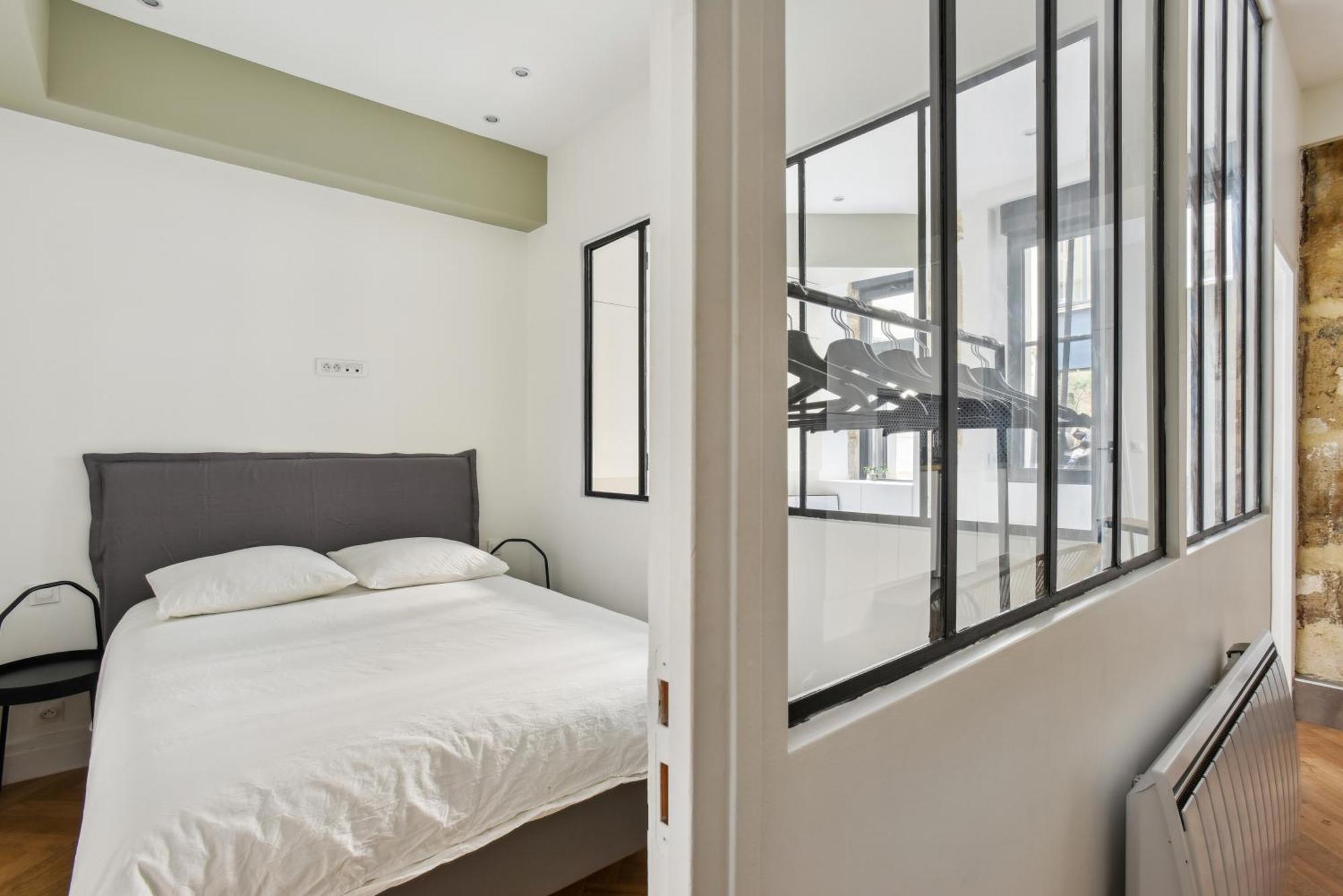 Beau 3 Pieces Rue Poissonniere Apartment *