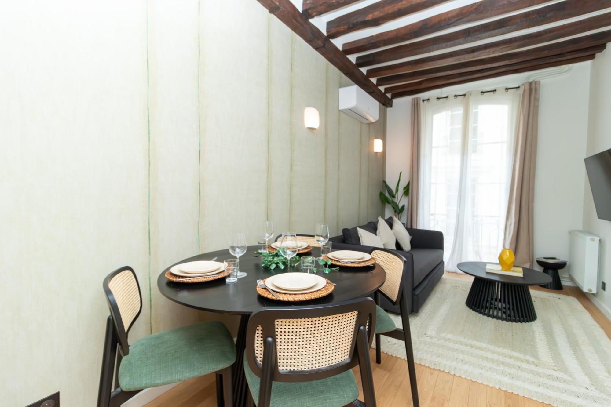 Center Of By Prestige Paris