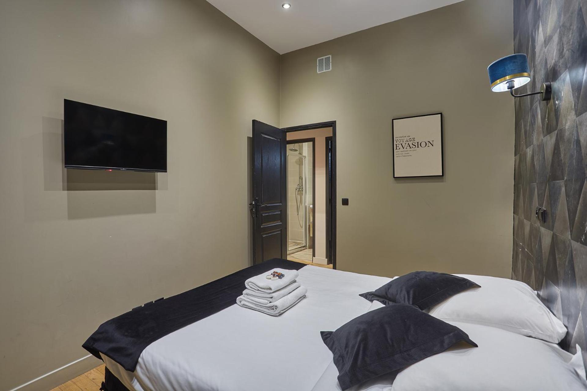 Center Of By Prestige Paris