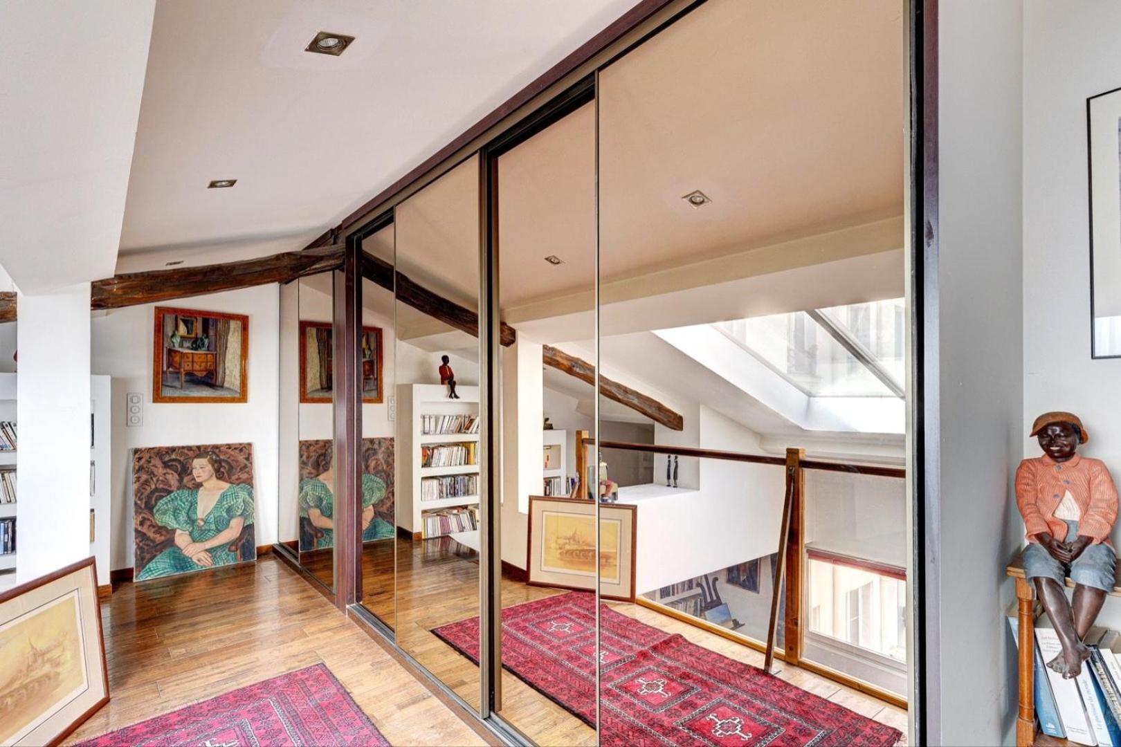259 Suzy - Superb Duplex In