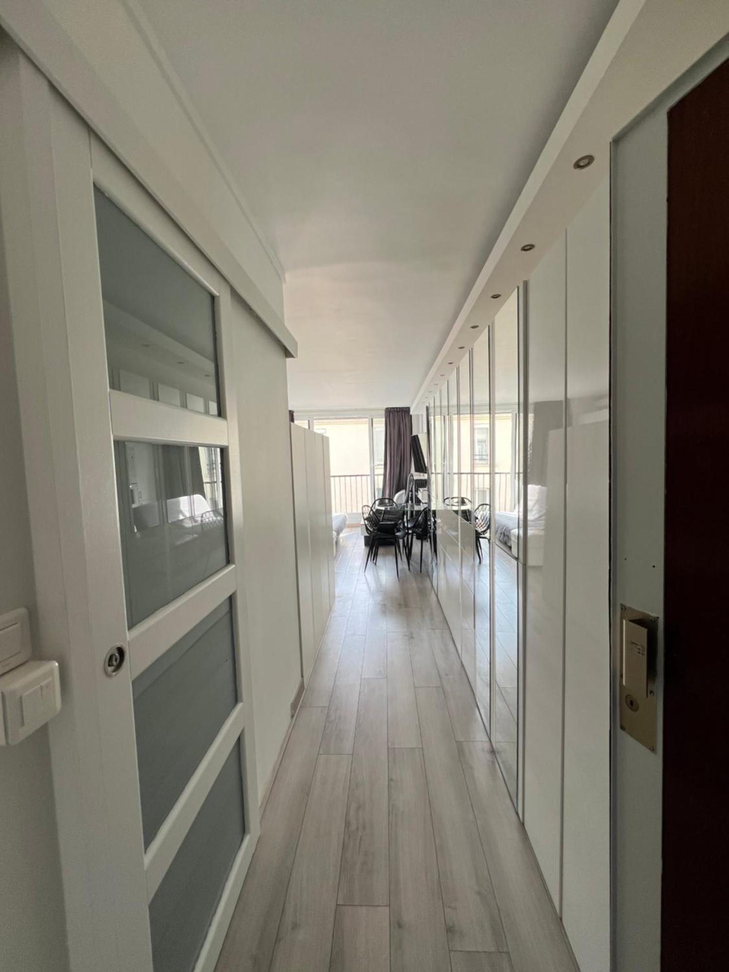 Like Arc De Triomphe, Champs Elysees, Tour Eiffel Apartment *