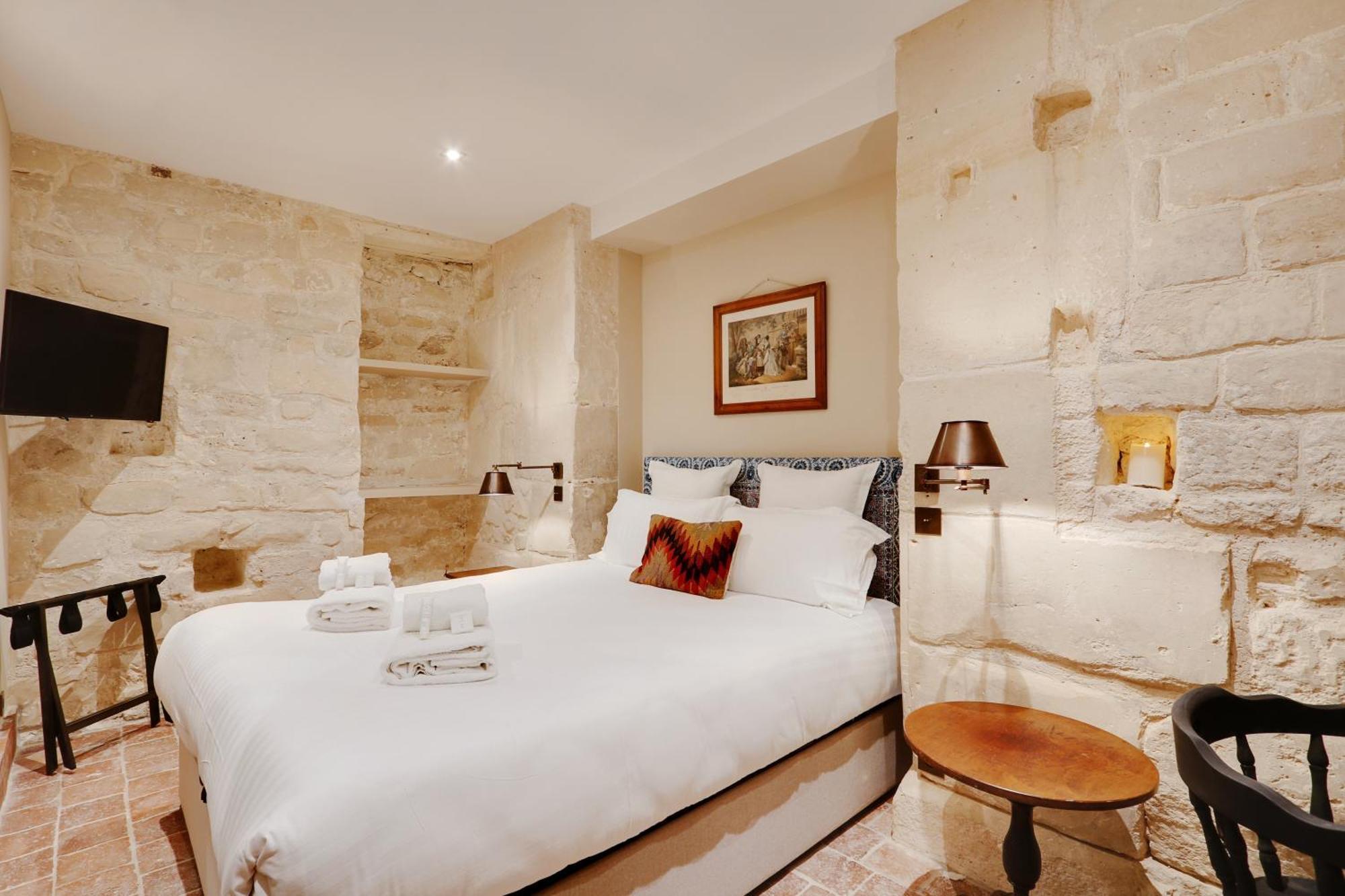 Pick A Flat's In Saint Germain - Paul-louis Courier *