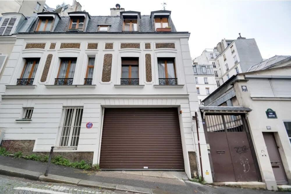 Apartment Montmartre Cozy And Bright 1bd With Terrace