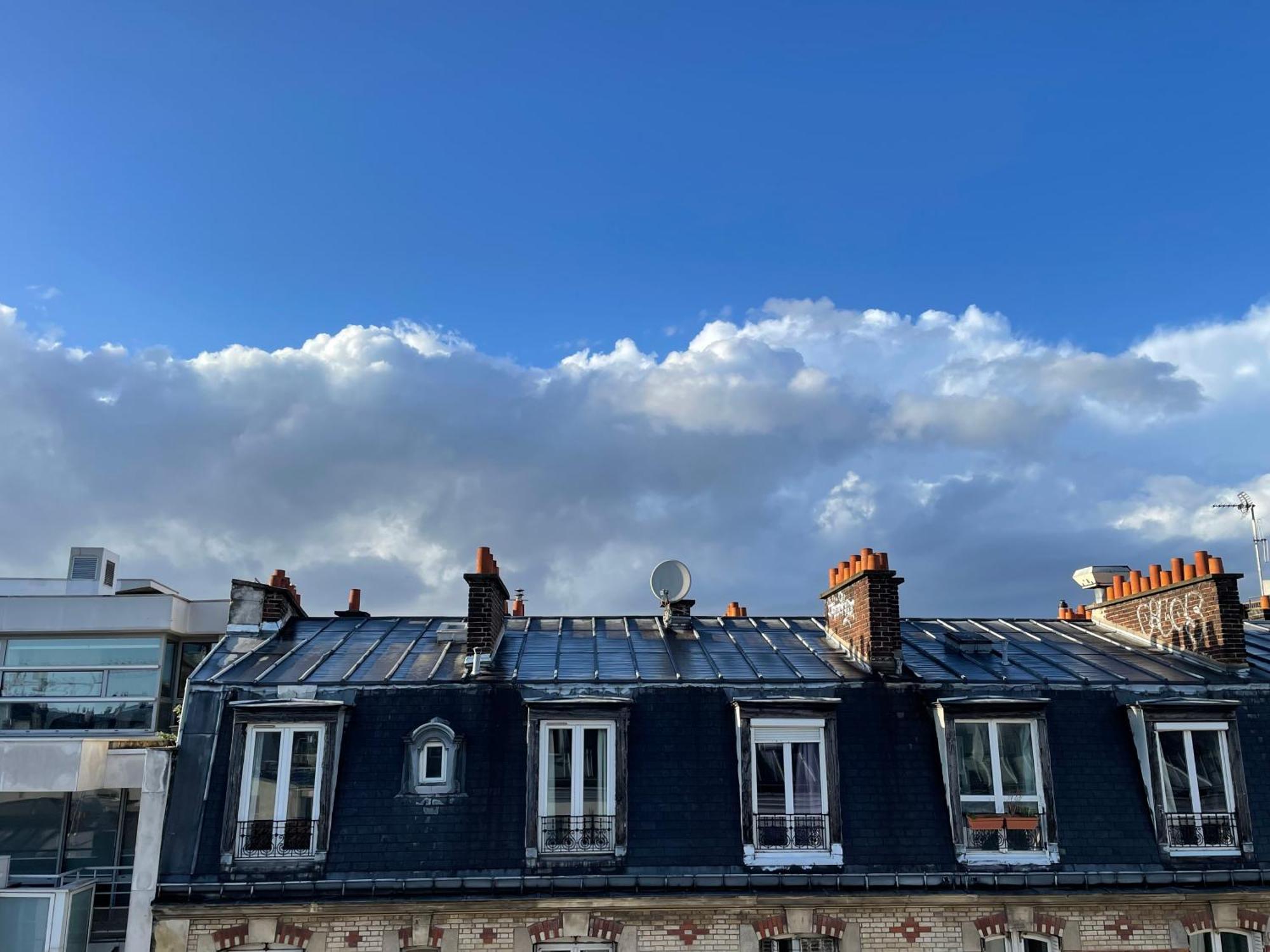 Studio Parisien *