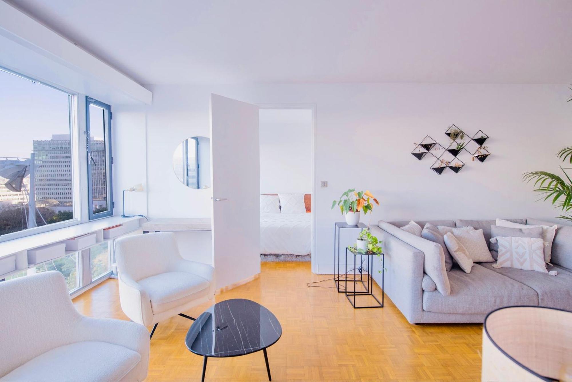 2 Private Bedrooms, Montparnasse Station Homestay *