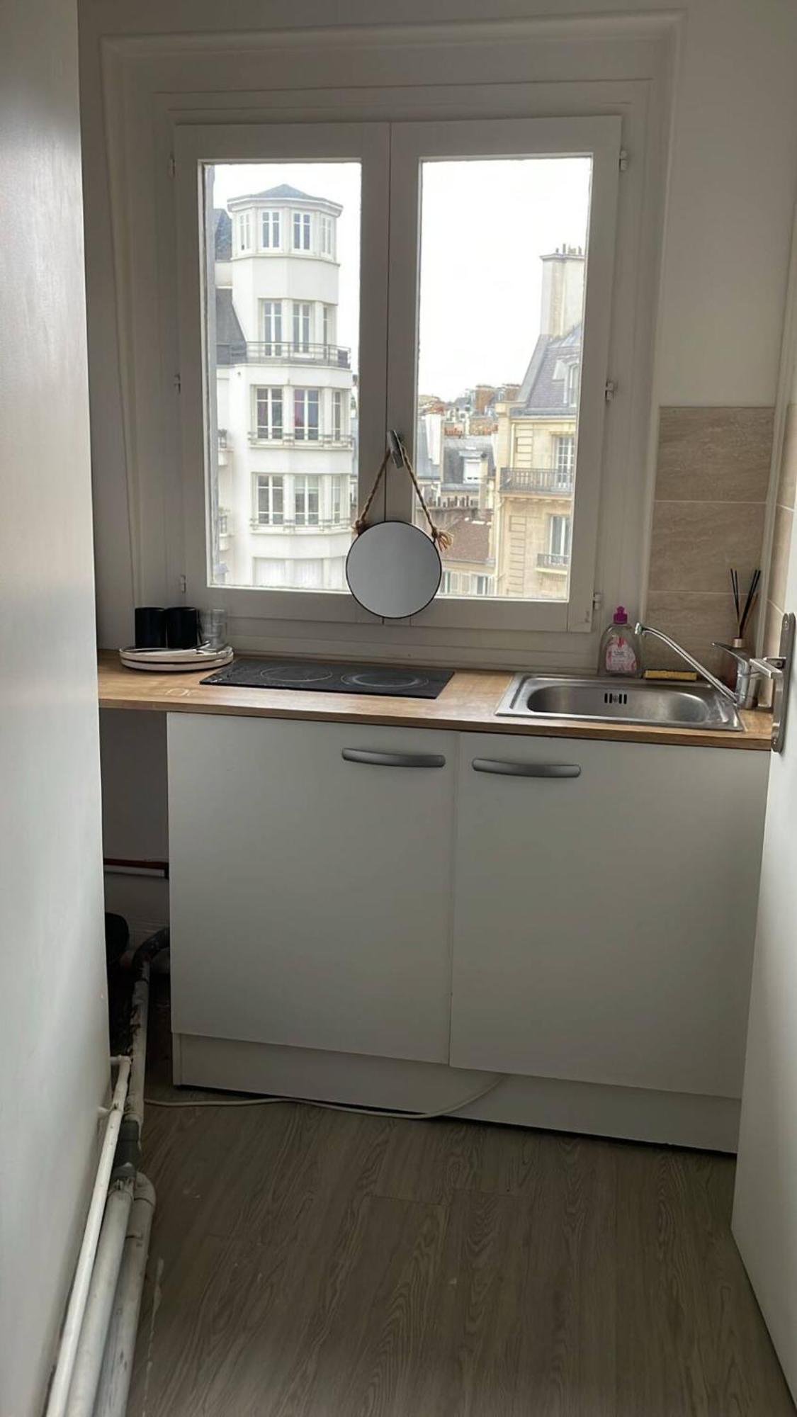 Apartment Guest Nearby Champs Elysees Paris