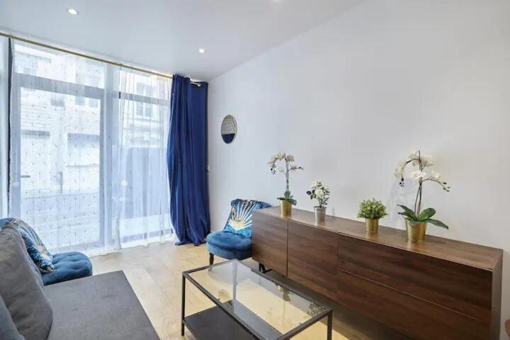 297 Papy - Superb In * Paris