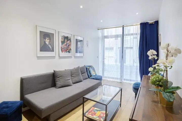 297 Papy - Superb In * Paris